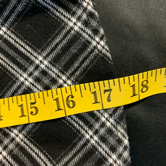 SHEIN Black and White Plaid Mini Skirt - Picture 5 of 8